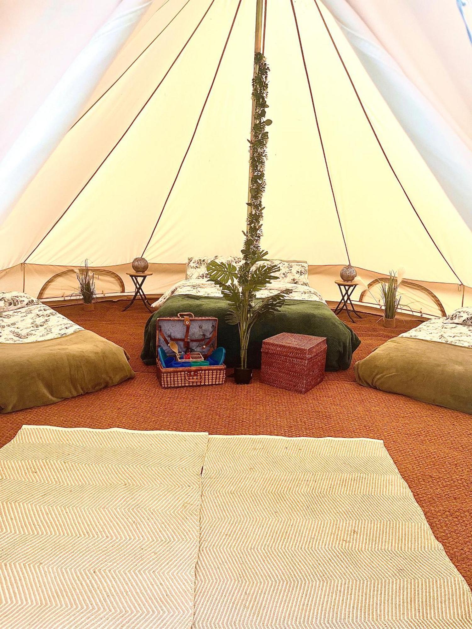 Wildside & Glamping *